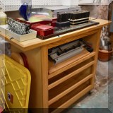T09. Workbench and storage. 